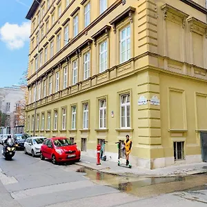 Apartment Museum