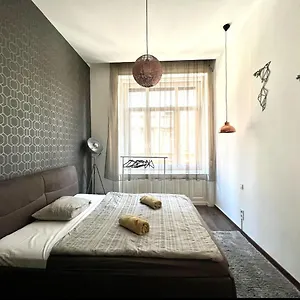 Wonderful Design In The Centre Appartamento